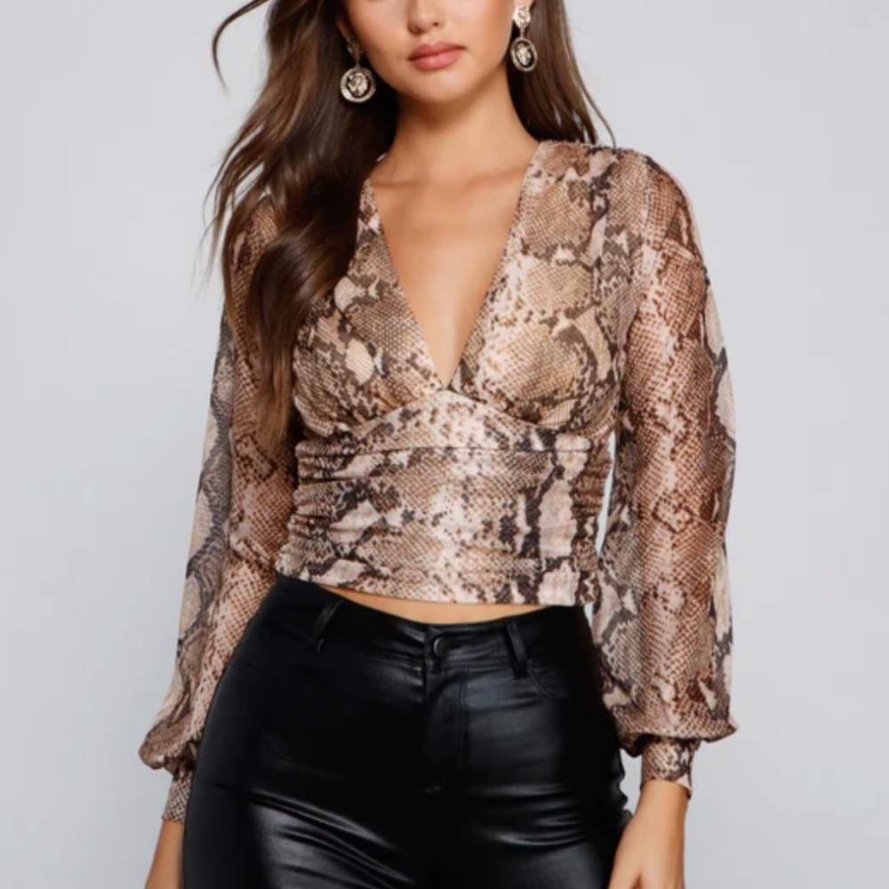 COPY - V Neck Snake Skin Long Sleeve Top